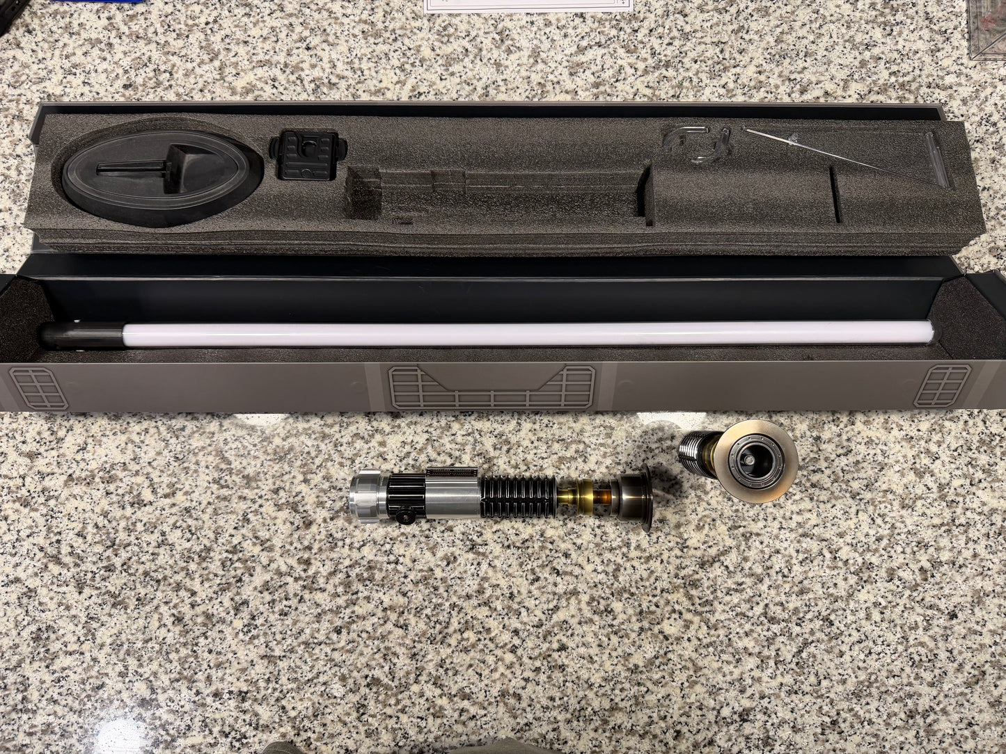 Obi Wan Kenobi Lightsaber Box Set (Pre-Owned)